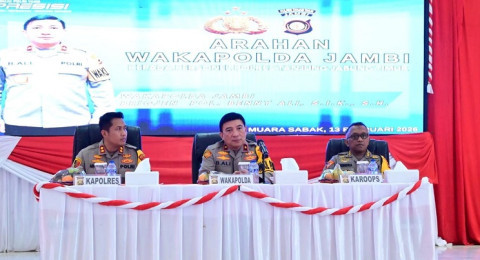 Wakapolda Jambi Berikan Arahan Kepada Personel Polresta Jambi dan Polres Tanjabtim